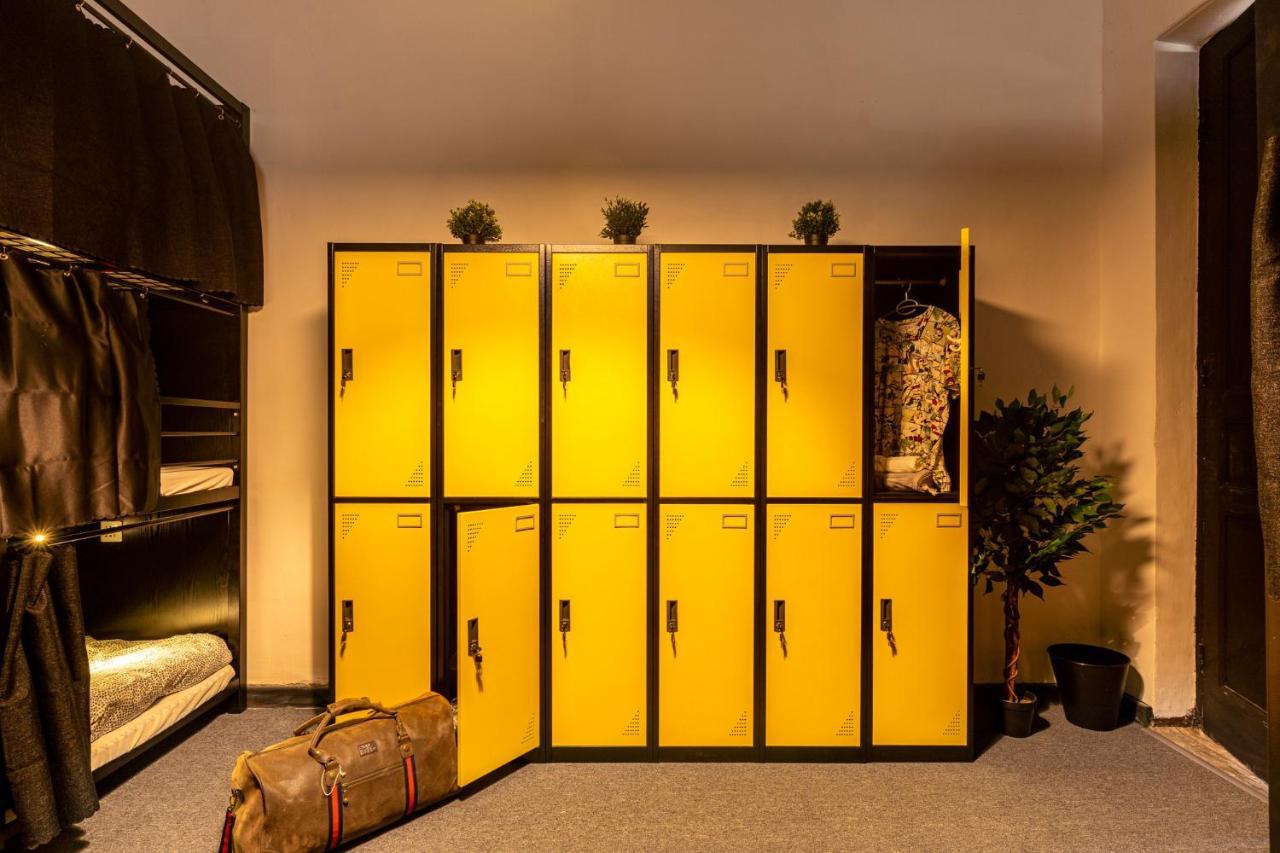 Bee Hostel Limisso Esterno foto